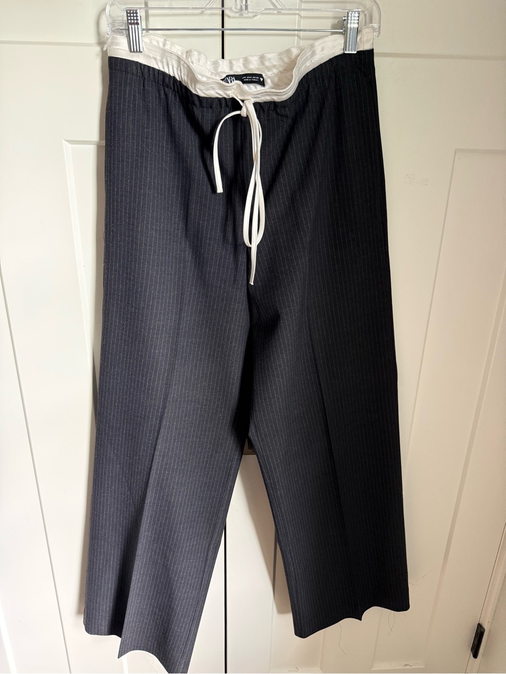 Zara Black Pinstripe Tailored Drawstring Trousers with contrast waistband. S